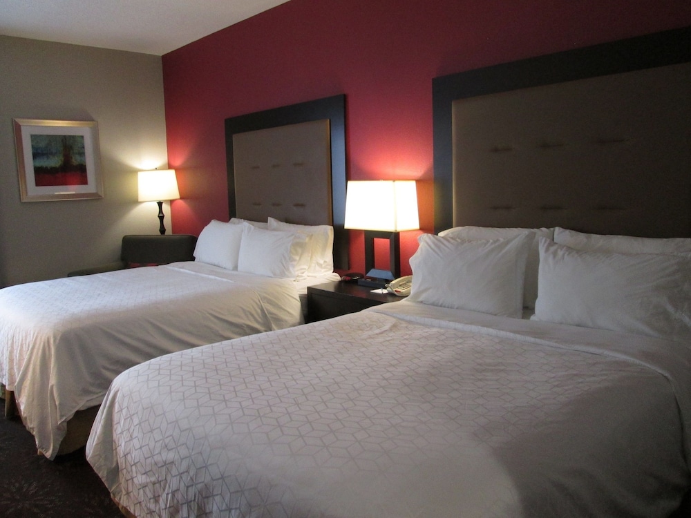 Holiday Inn Express Cloverdale(Greencastle) 22/59