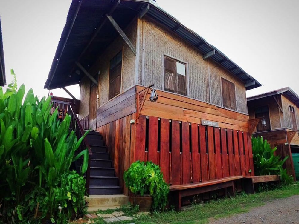 Jidapa Resort 8/58