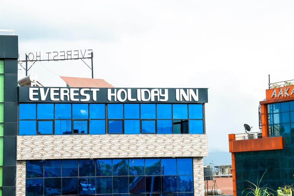 Everest Holiday Inn 7/28