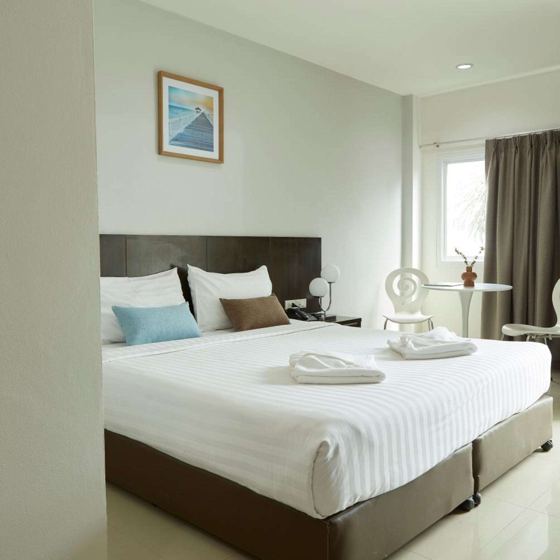 Standard, King Bed