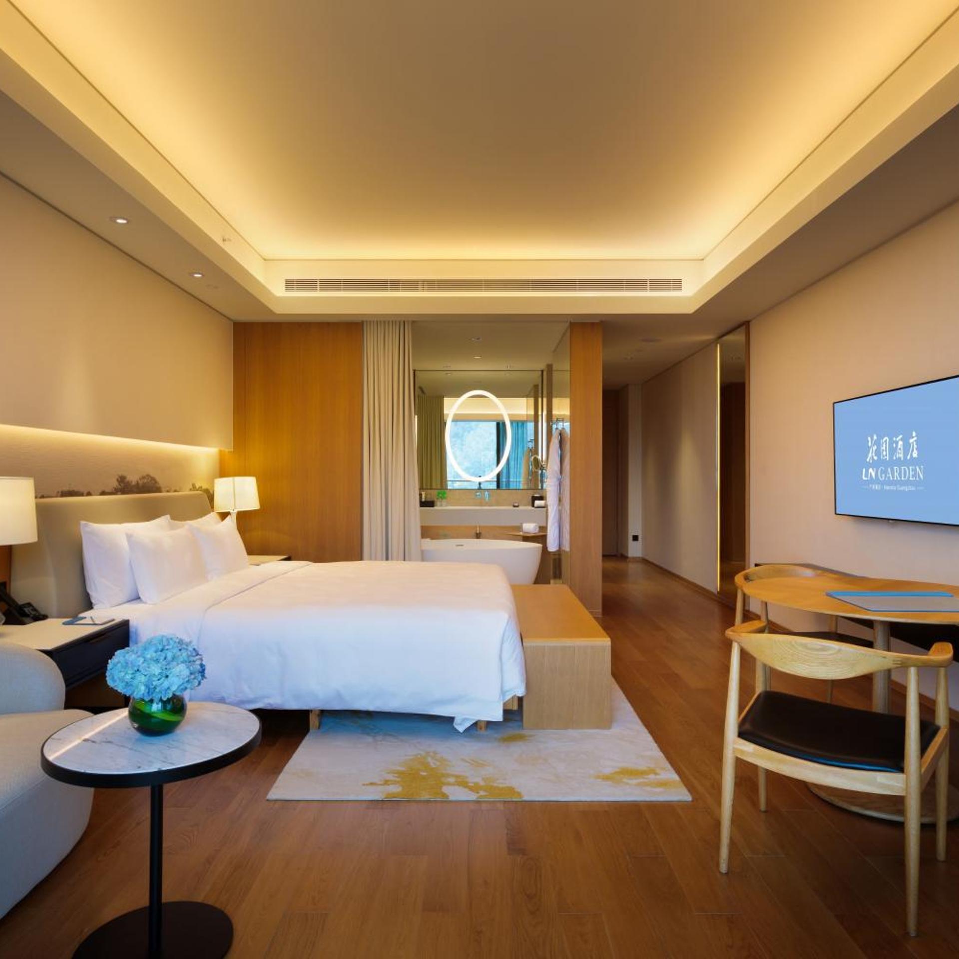 Deluxe Garden View King Bed Room