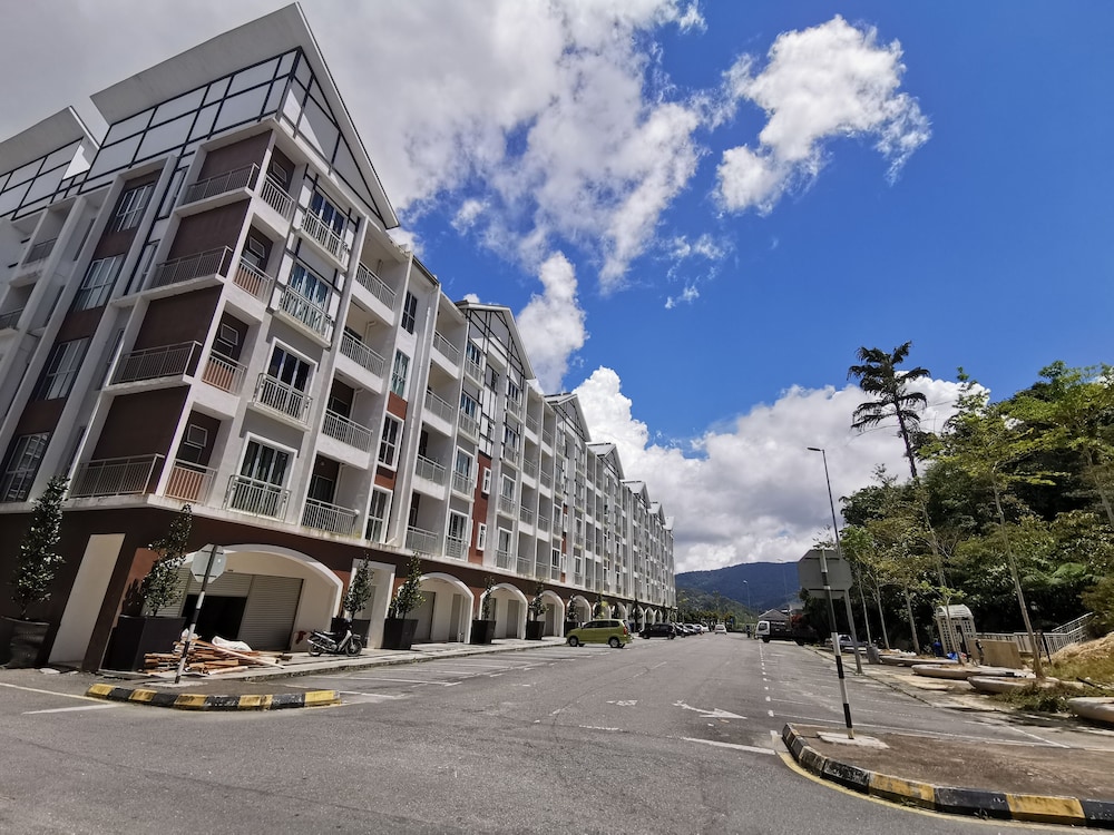 Cameron Golden Hills Resort 2/50