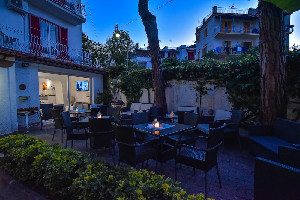 HOTEL VILLA TINA 39/56