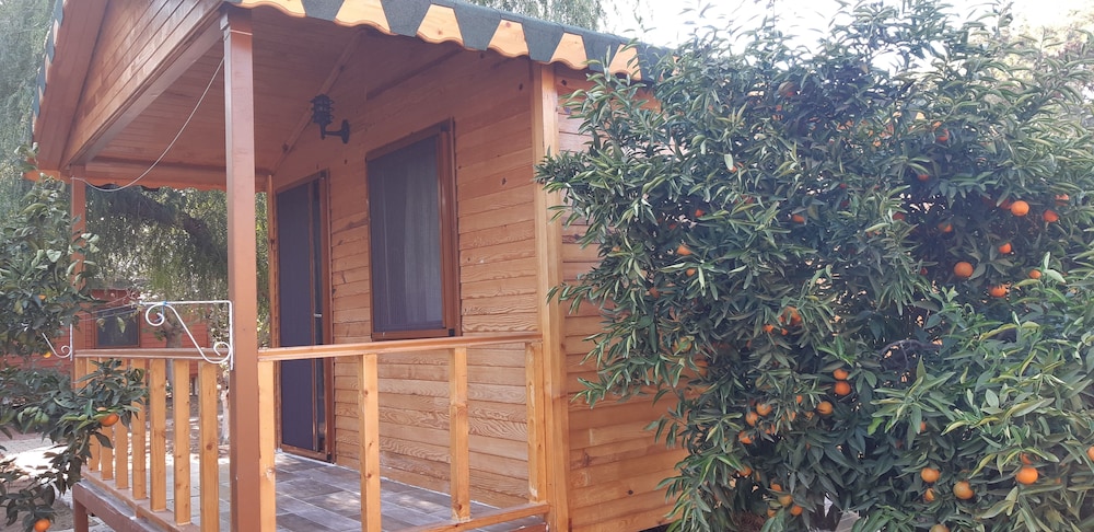 Secret Garden Bungalows & Tent Hotel 3/26