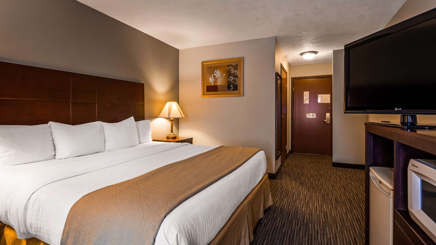 Suite, King Bed, Sofa