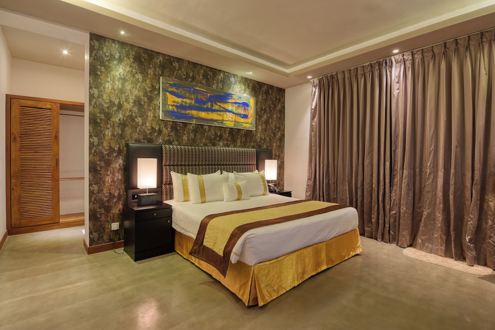 Golden Pearl Tangalle Beach 24/50