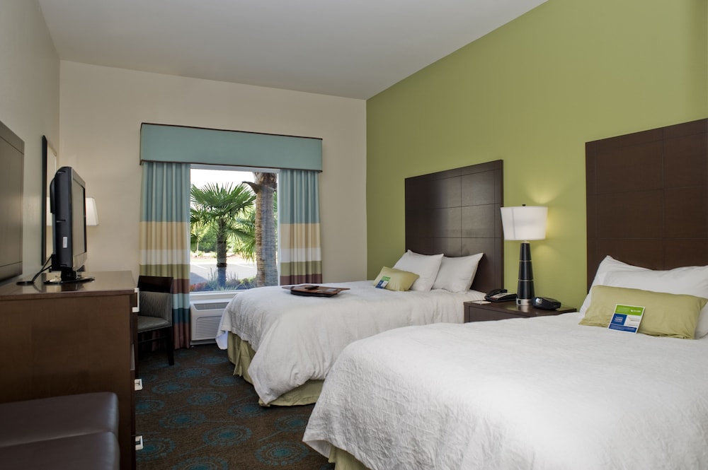 Hampton Inn Anderson/ Alliance Business Park 15/45