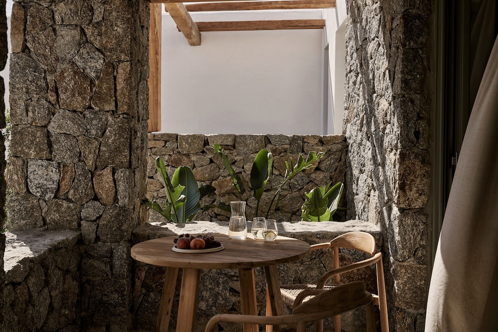 Archipelagos All Suites 48/50