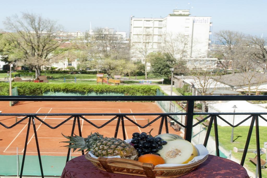 Hotel Lungomare Cervia 28/36