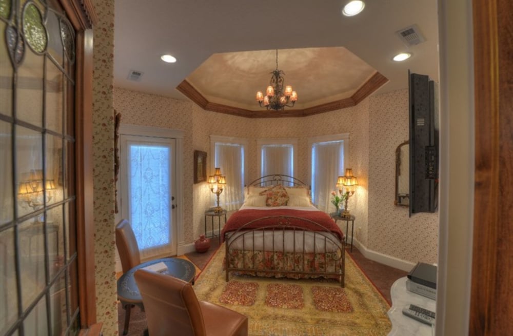 The Victoria B & B 35/71
