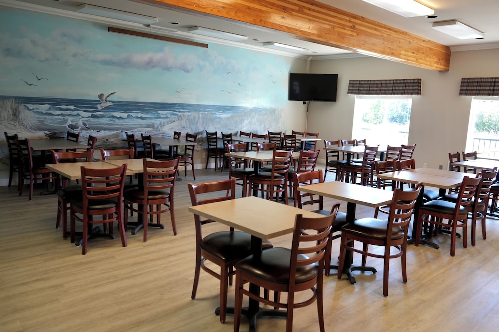 Coratel Inn and Suites By Jasper Ocean Shores 36/50