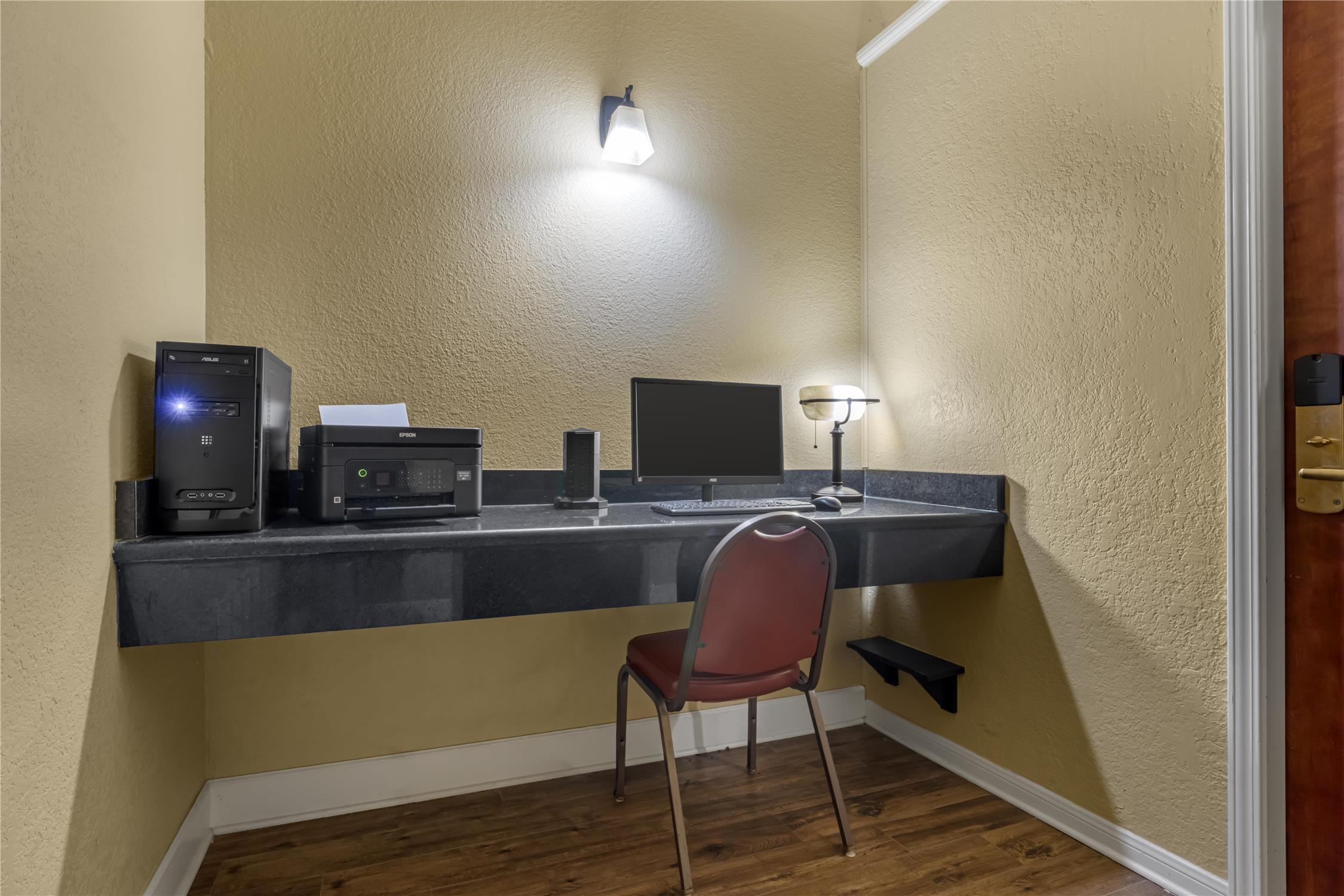 Best Western Plus Shamrock Inn and Suites 17/21