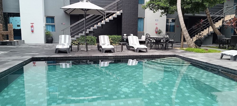 Grand City Hotel 39/49