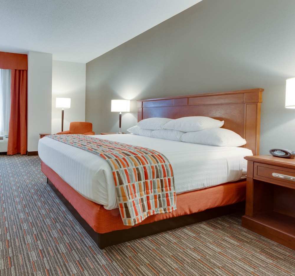 Drury Inn and Suites St Louis O Fallon IL 4/36