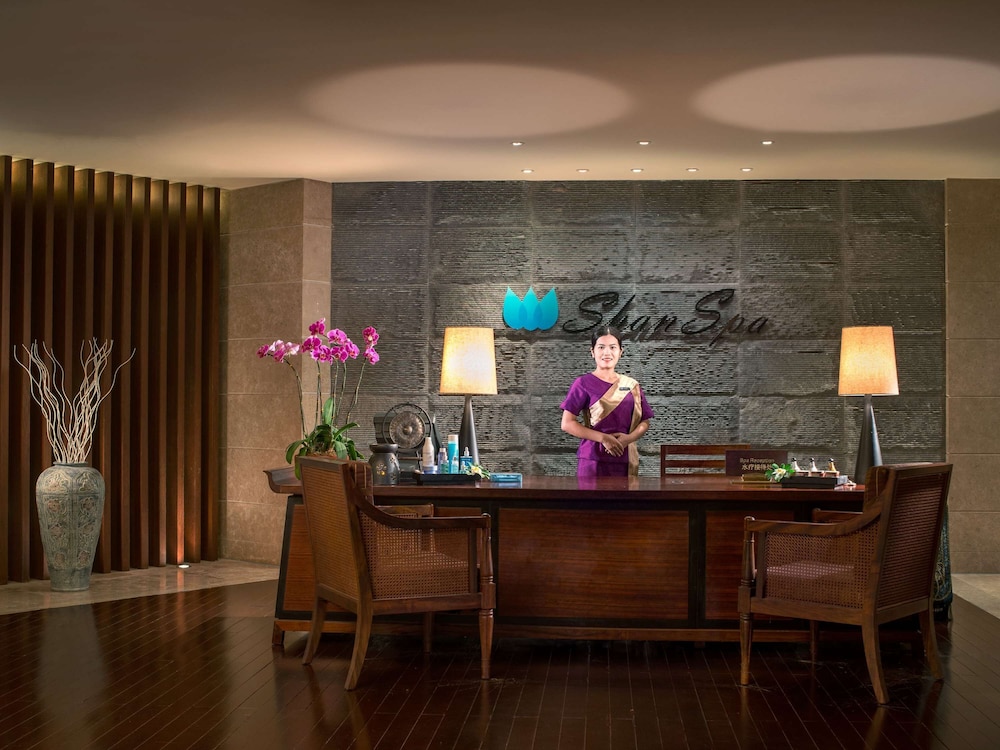 Pullman Oceanview Sanya Bay Resort and Spa 12/76