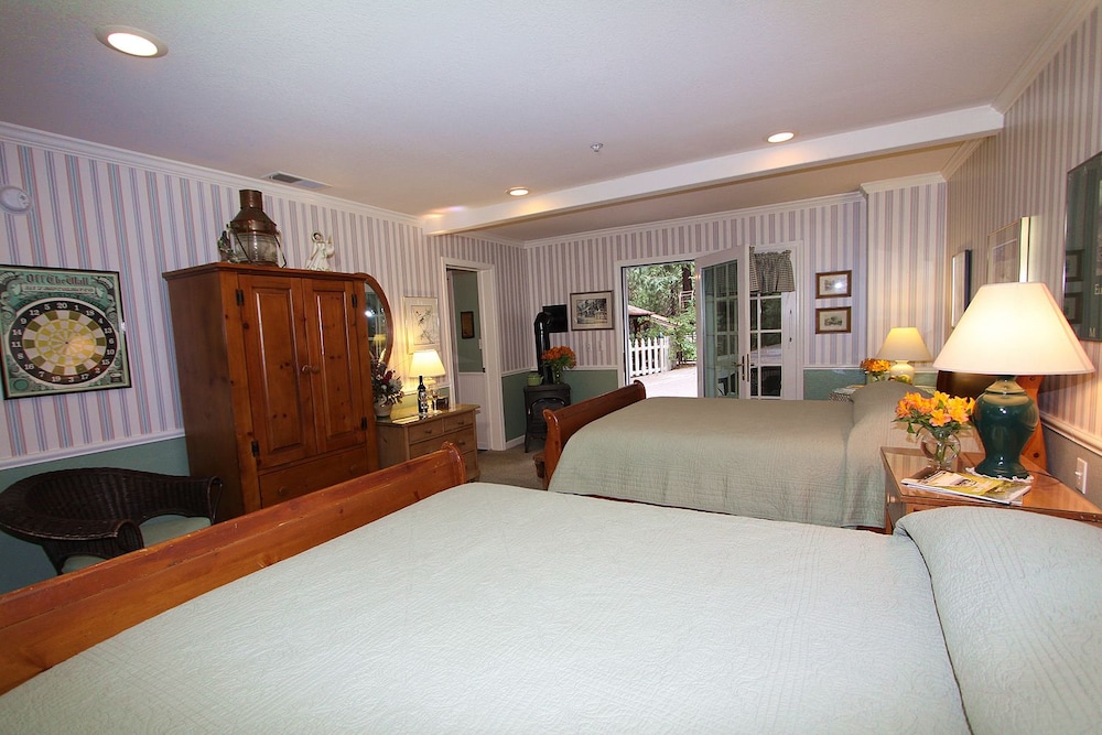 McCaffrey House Bed and Breakfast Inn 25/52