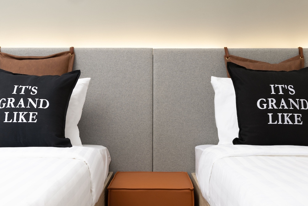 Moxy Cork 26/50
