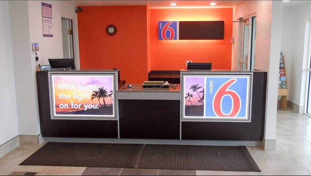 Motel6 North Ridgeville, OH - Cleveland Intl Airport - N Ridgeville 11/45