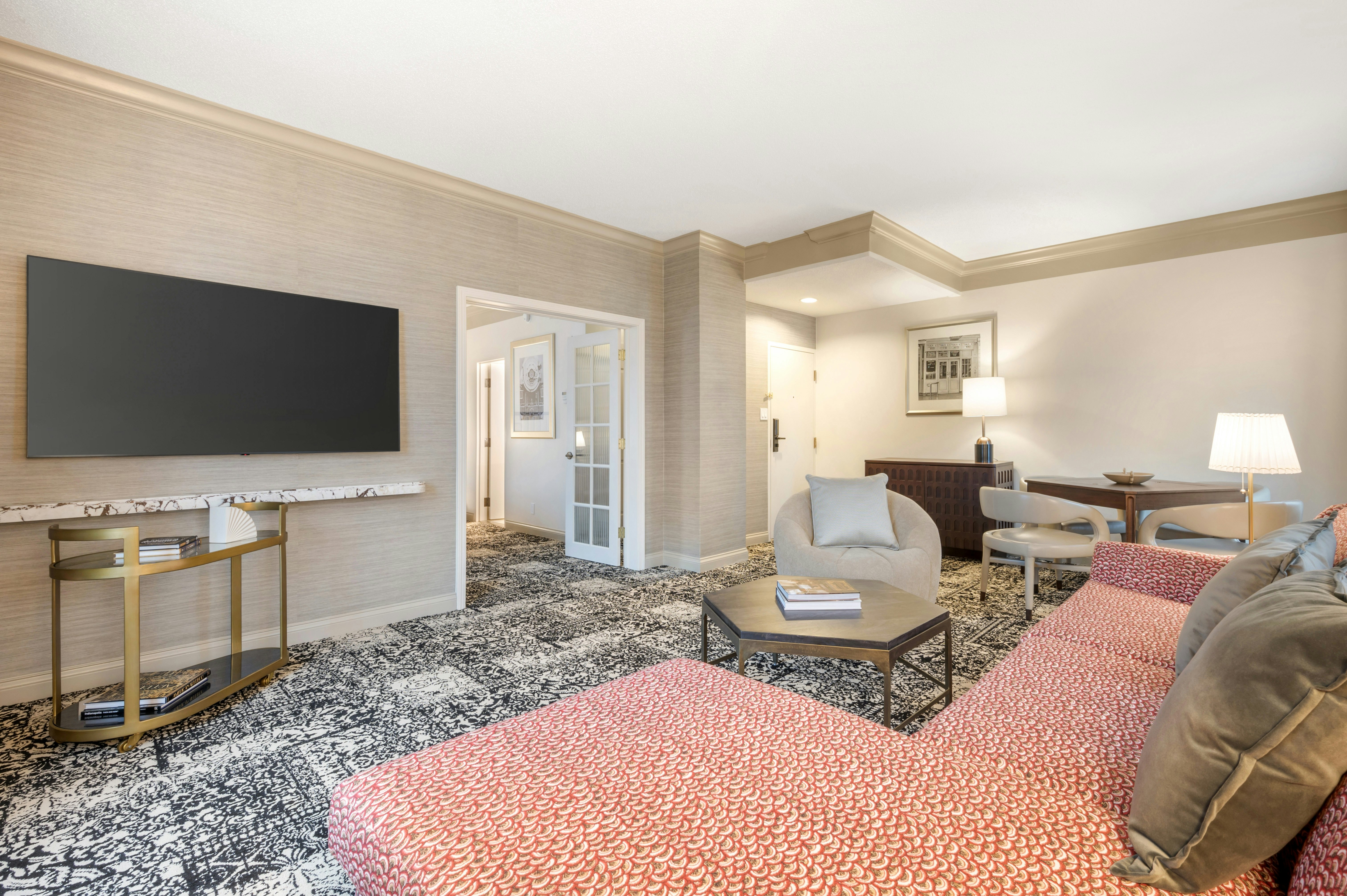 Omni Severin Hotel 71/72