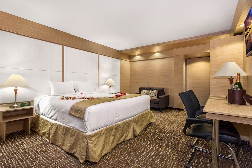 Ocean Beach Palace Hotel And Suites 18/67