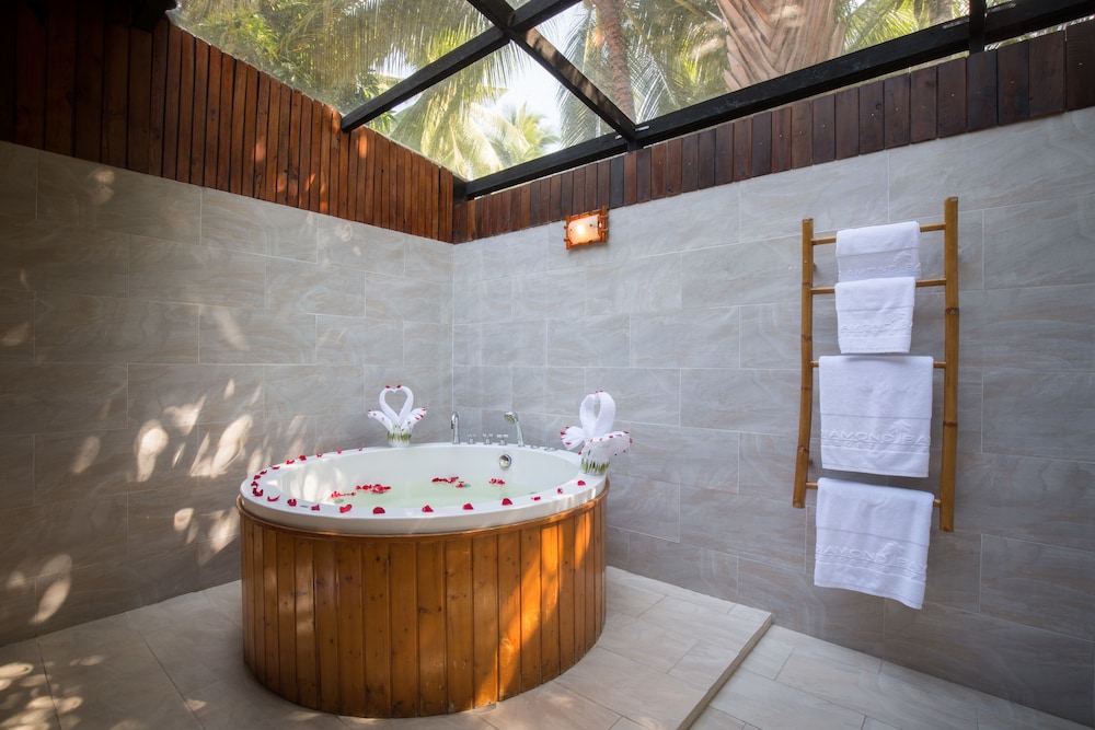 Diamond Bay Resort & Spa 47/74