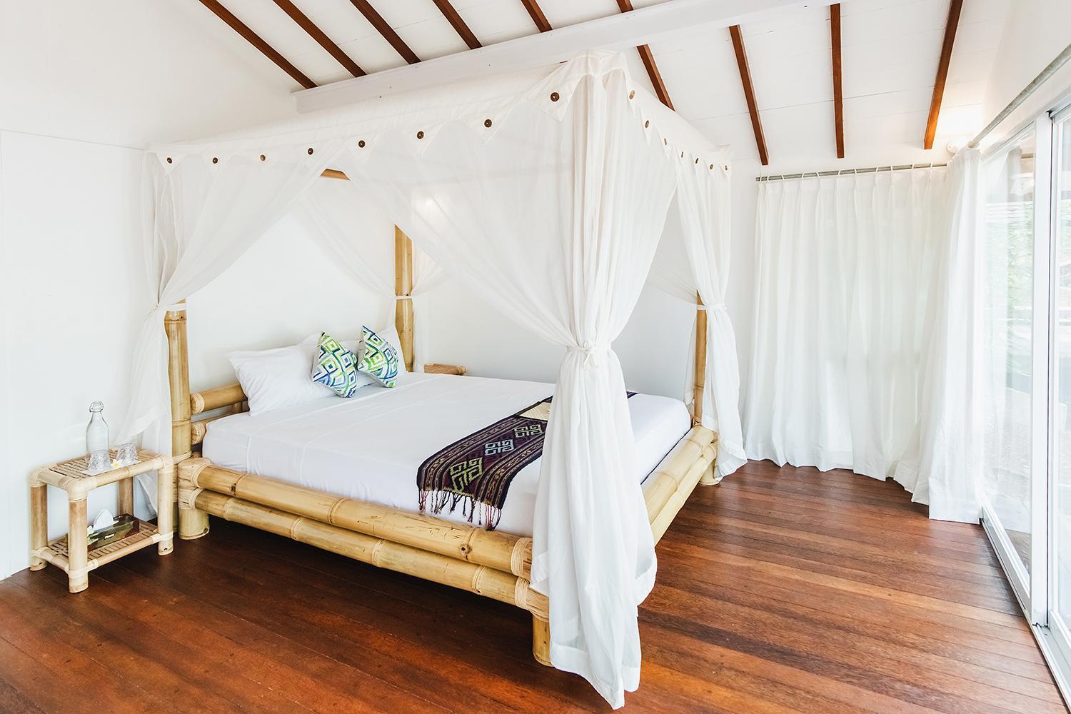 Tree Canopy, Bungalow
