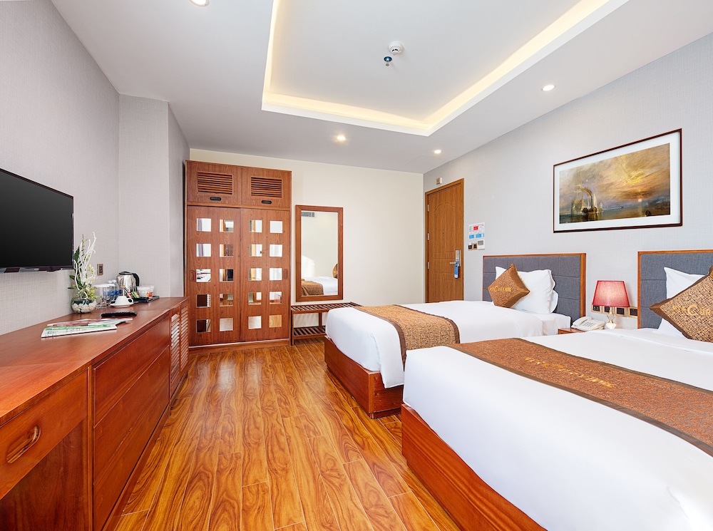 MERCURY BOUTIQUE HOTEL 35/76