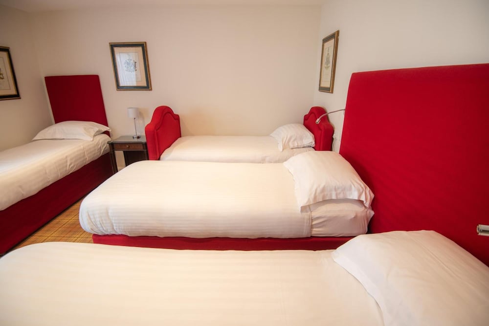 The Skye Inn 14/36