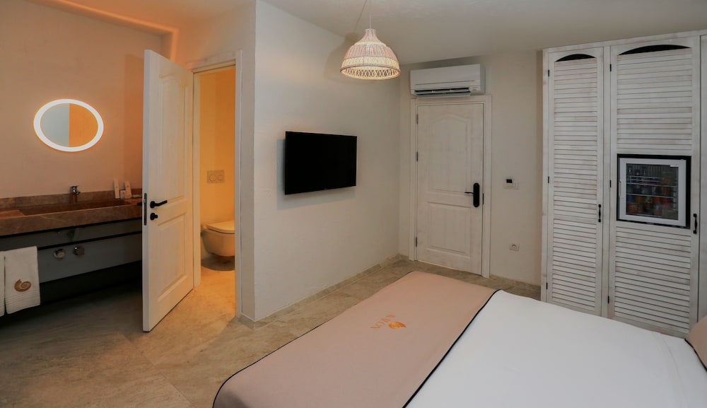 Avalon Boutique Hotel & Suites 43/59