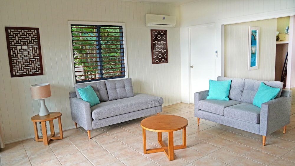 Palm Bay Resort (Adults Only 16+) 66/93