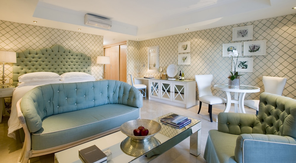 The Twelve Apostles Hotel And Spa 36/65