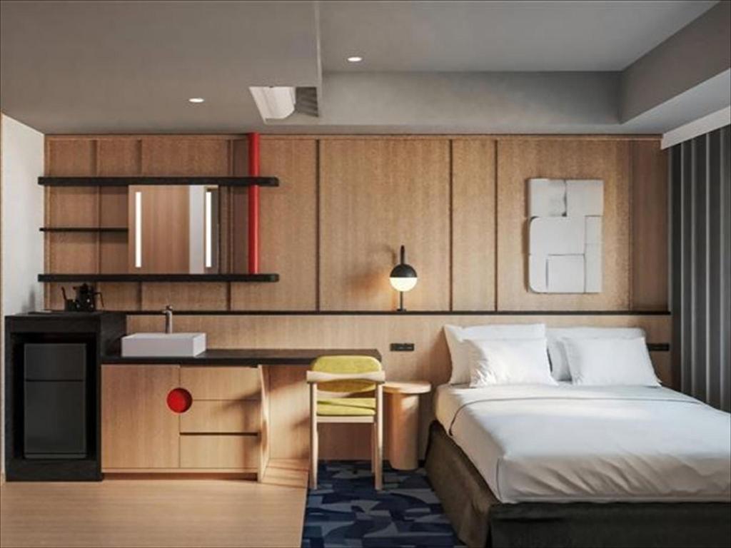 STANDARD, QUEEN BED