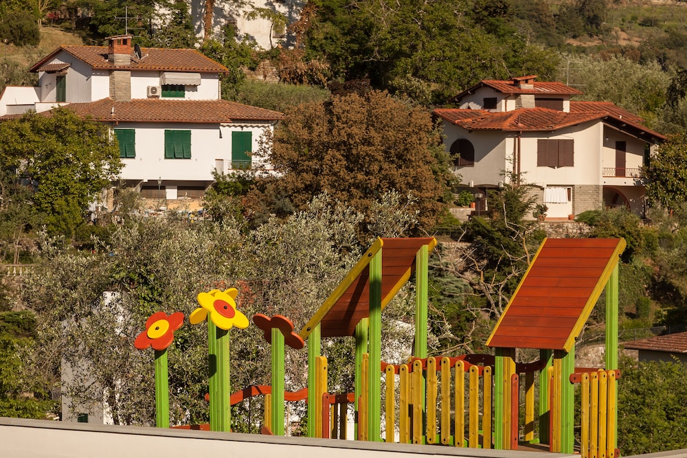 The Florence Hills Resort Spa 38/50