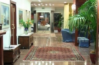 Hotel President 2/50