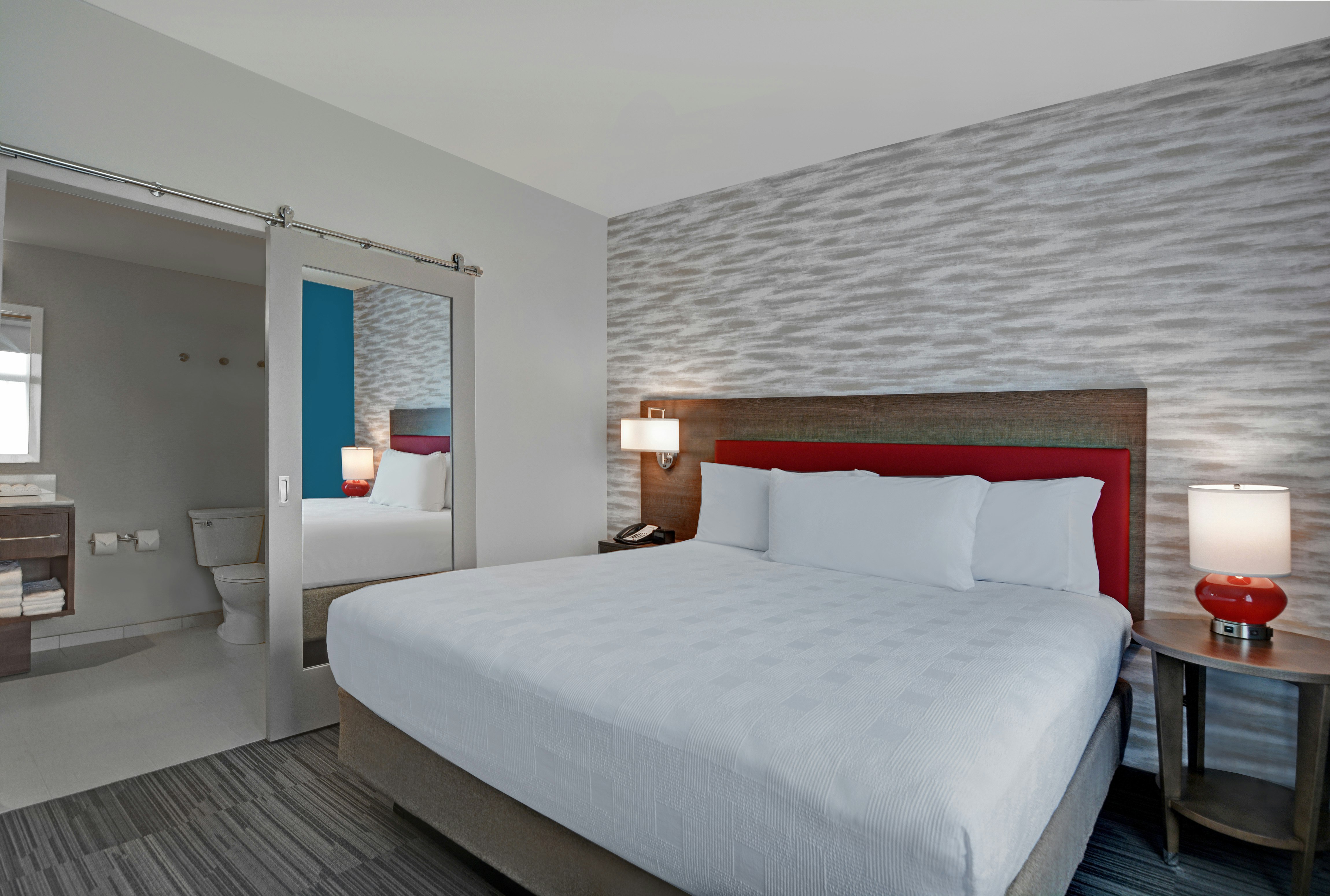 1 BEDROOM, SUITE, KING BED