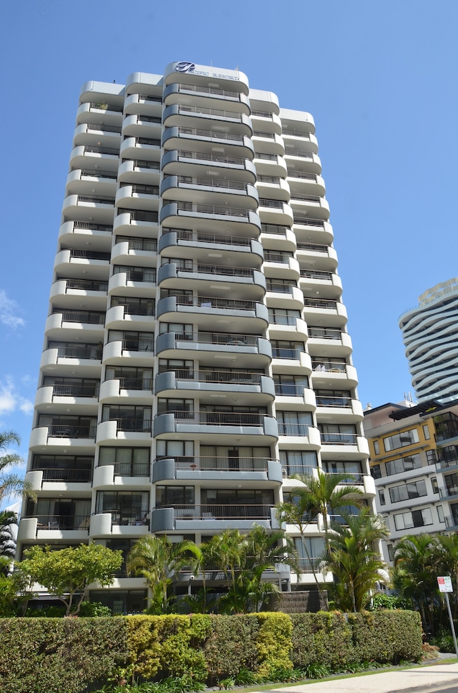 Pacific Resort Broadbeach 6/77