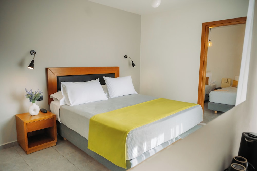 Room, Quadruple, Double and Twin Beds