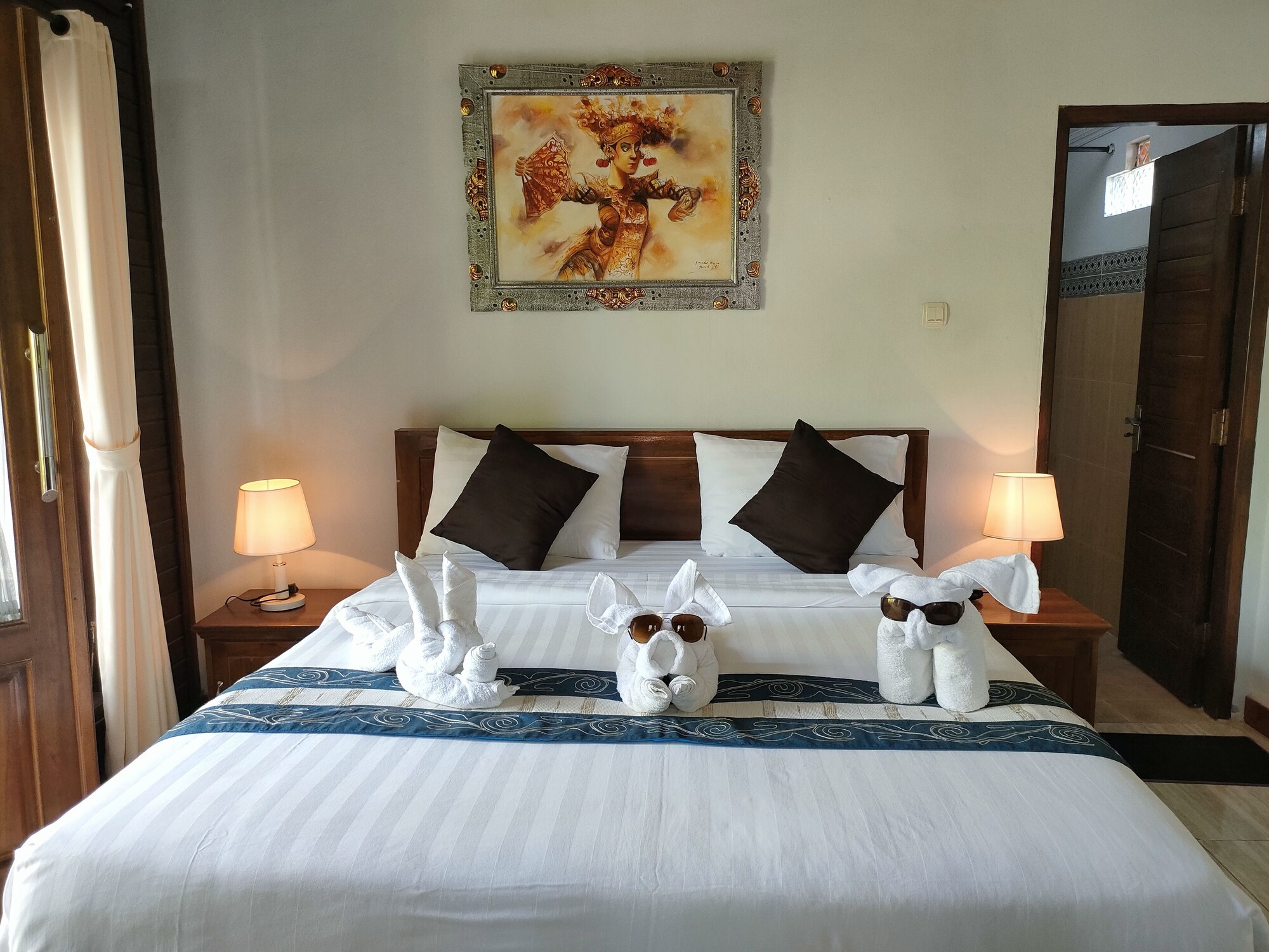 DELUXE, DOUBLE BED