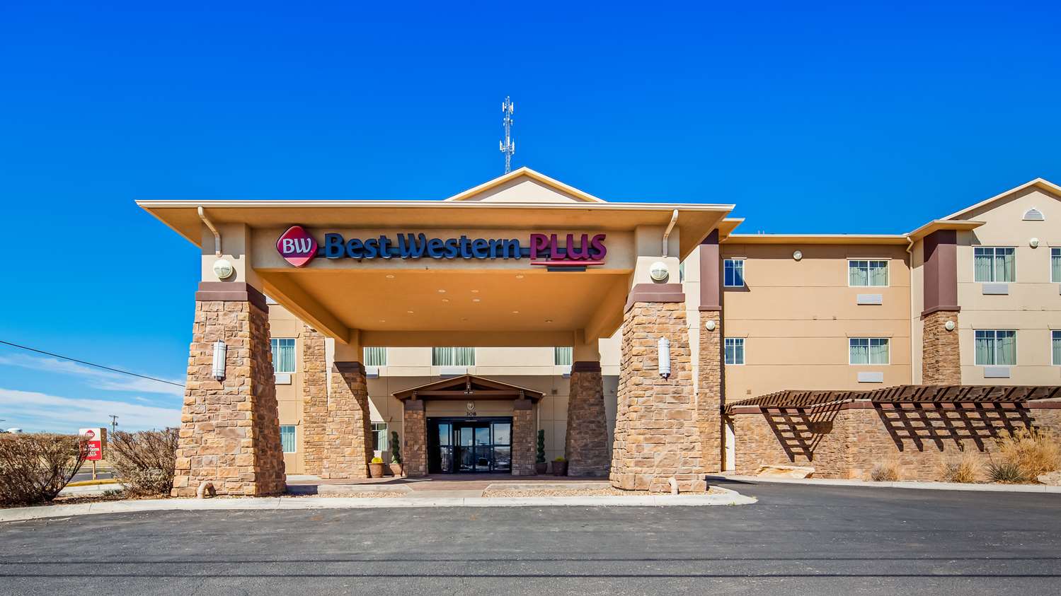 Best Western Plus Seminole Hotel and Suites 1/10