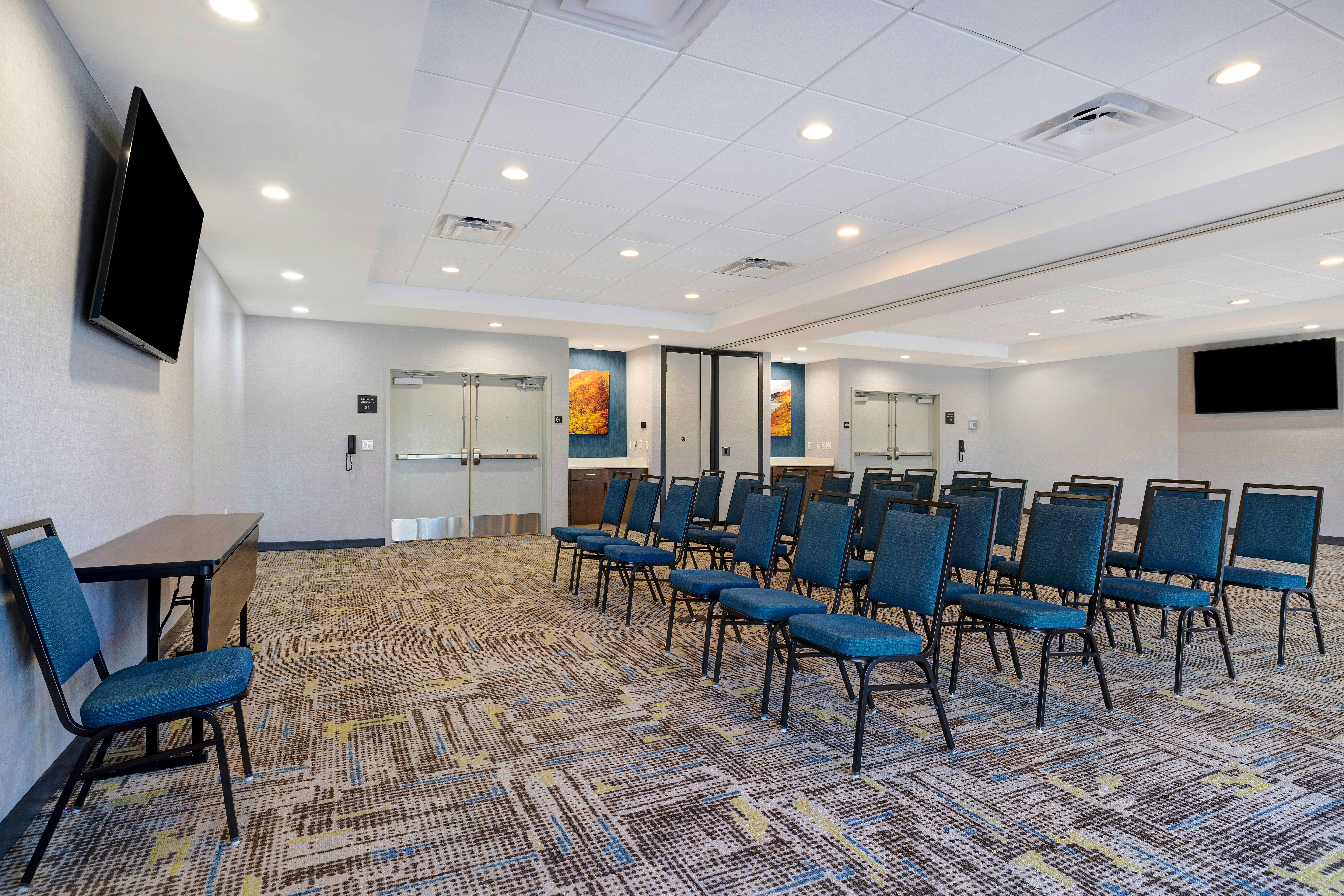 Hampton Inn & Suites Marina 33/39