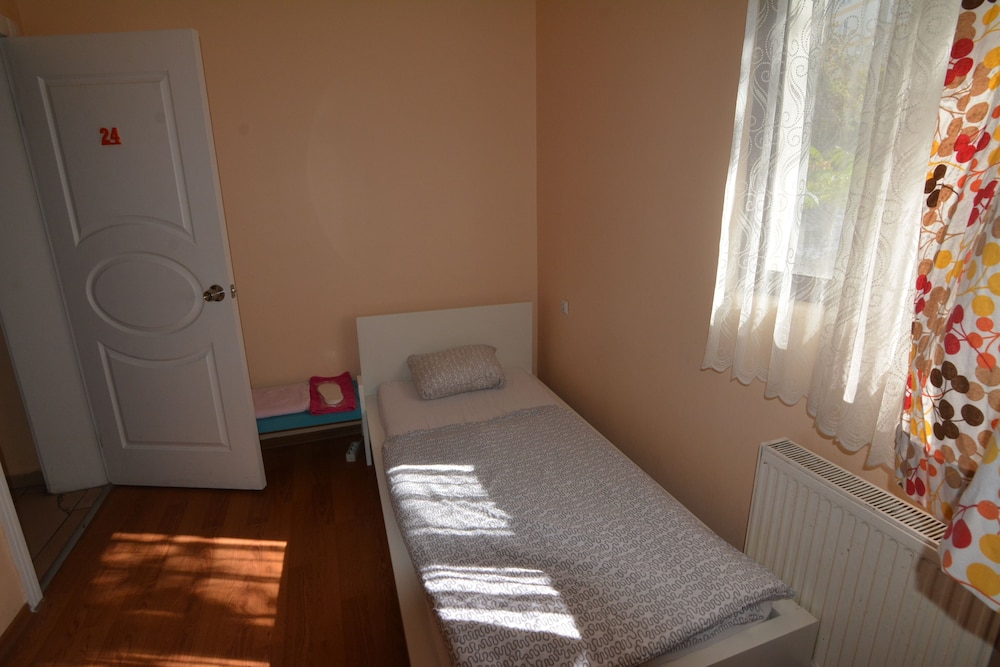 Deeps Hostel 29/44