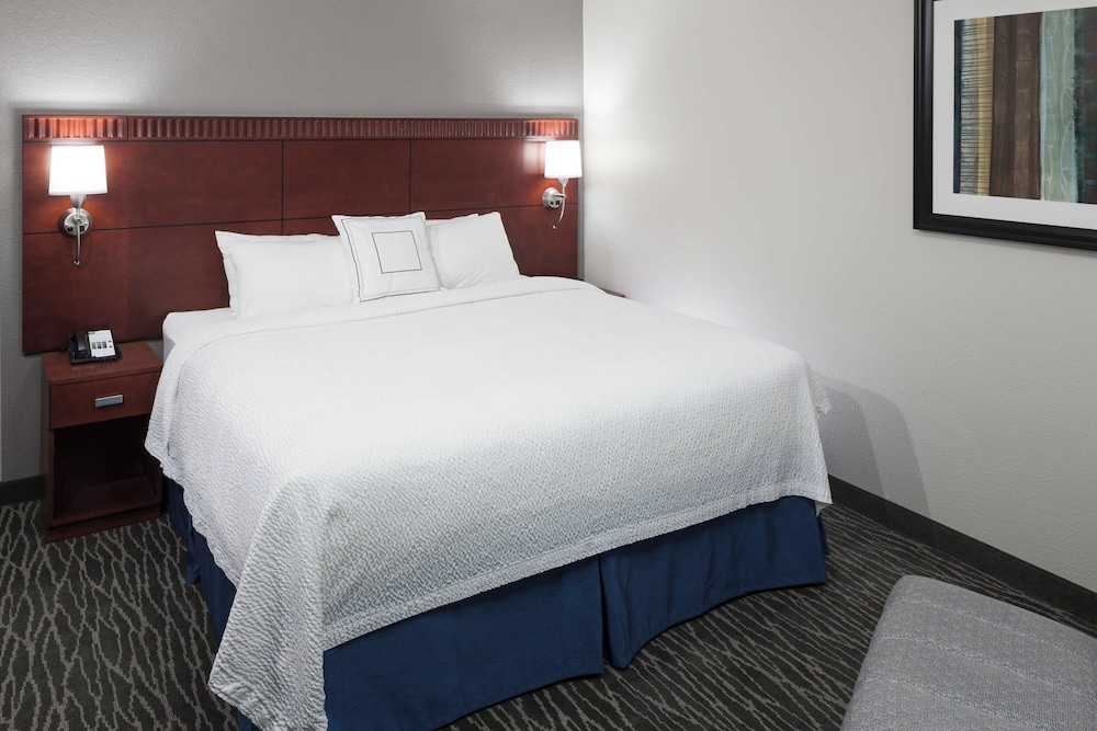 ROOM, KING BED, SOFA, ACCESSIBLE