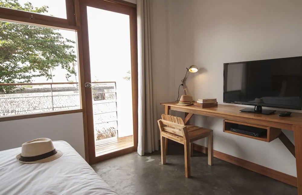 ESCAPE BEACH RESORT 31/50