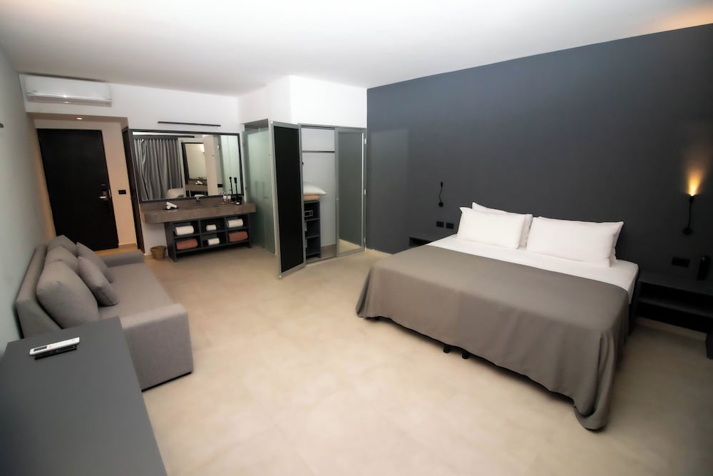 Room, King Bed, Ocean Front