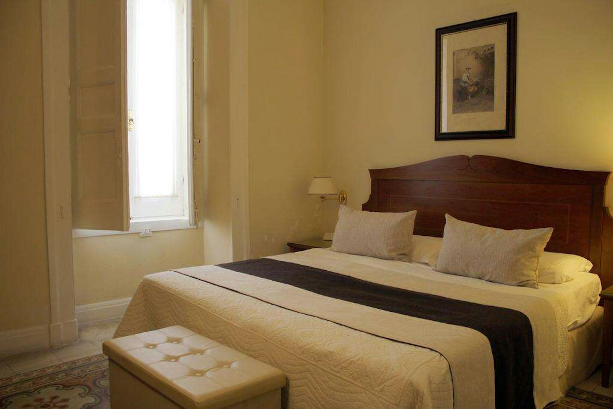 Akropolis Hotel 12/63