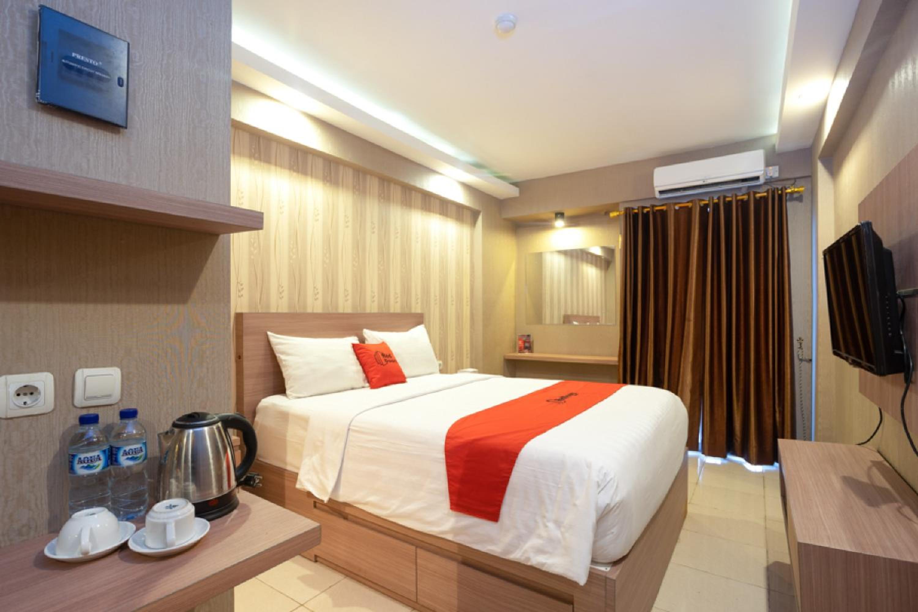 RedDoorz Apartment @ Bogor Valley 17/34