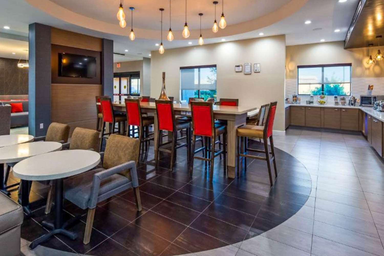 Comfort Inn & Suites Houston I-45 North IAH, TX 24/32