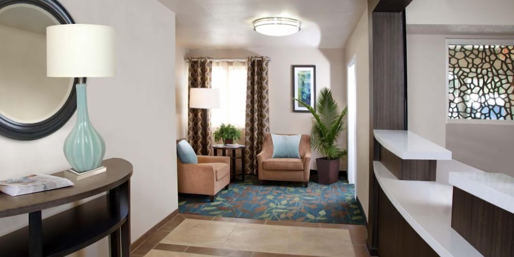 Candlewood Suites Cut Off 8/43