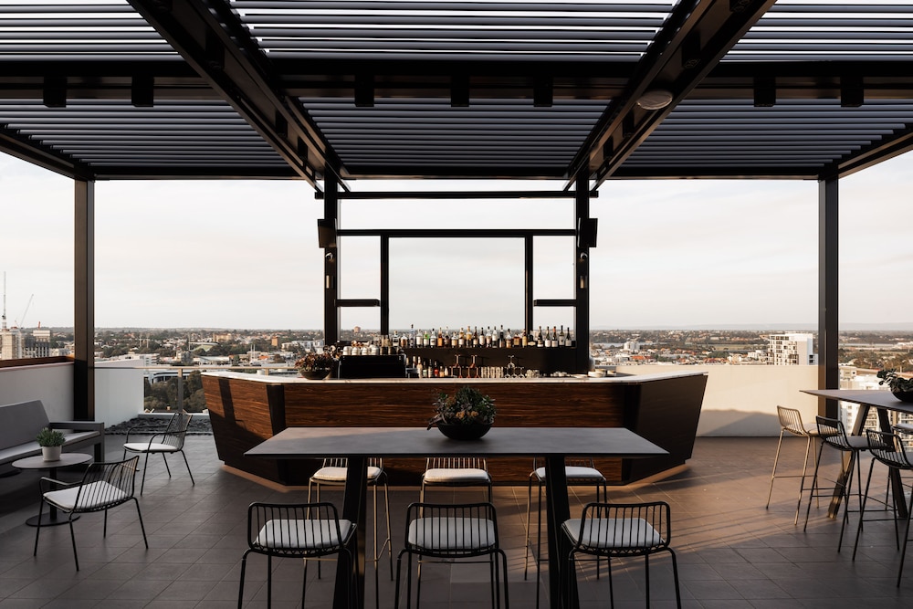 Quest East Perth 35/52