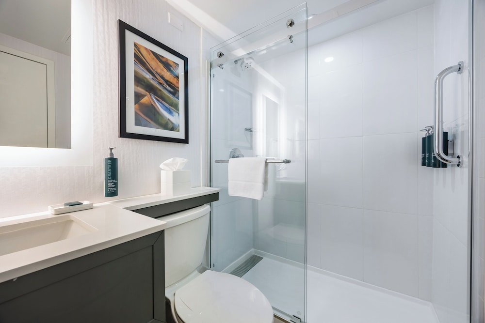 JUNIOR SUITE, KING BED
